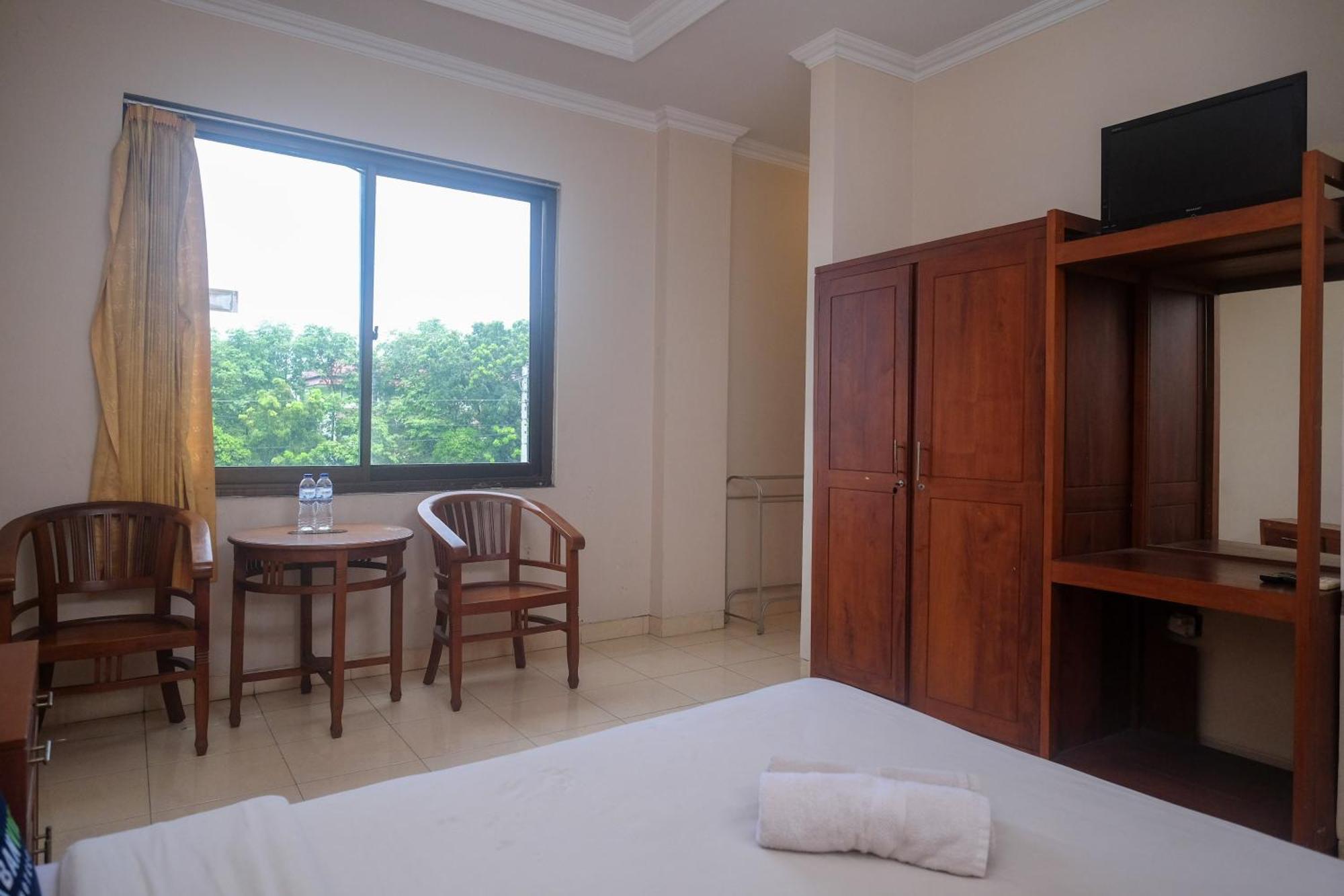 Urbanview Hotel Pondok Anggun Yogyakarta By Reddoorz Maguwo Kültér fotó