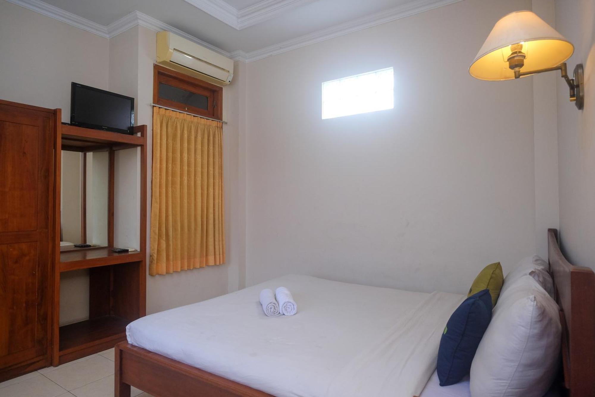 Urbanview Hotel Pondok Anggun Yogyakarta By Reddoorz Maguwo Kültér fotó
