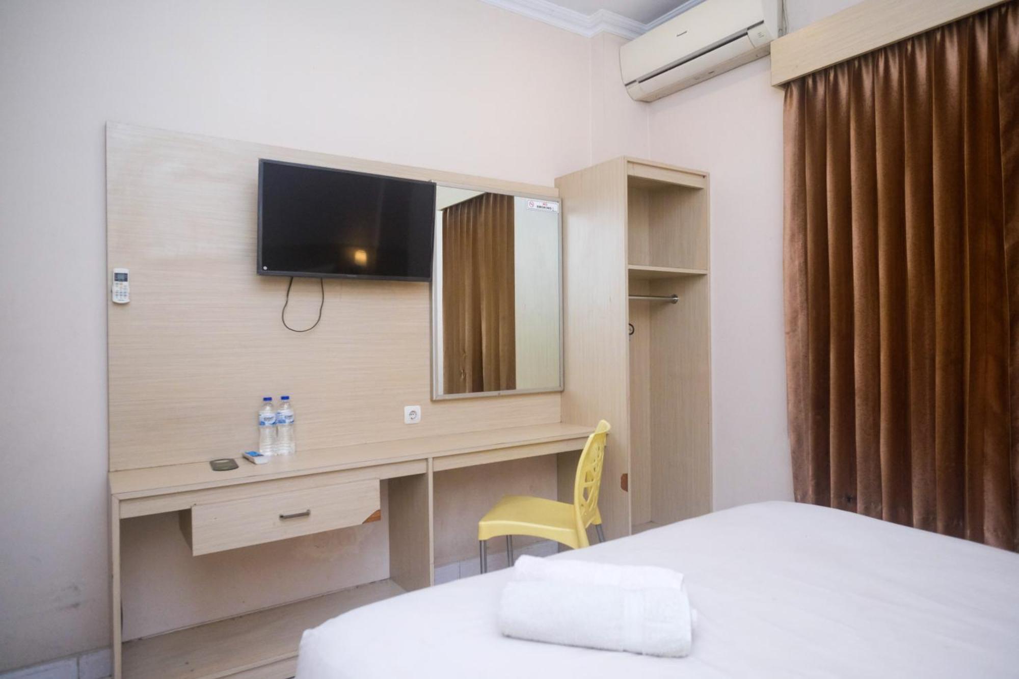 Urbanview Hotel Pondok Anggun Yogyakarta By Reddoorz Maguwo Kültér fotó